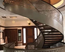 پله فلزی شمشیری بلند طرح