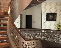پله فلزی طرح دار